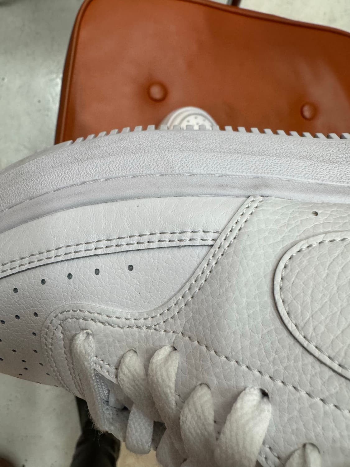 Nike Air Force 1’ 07 올화이트. 나이키 에어포스원 상품이미지4