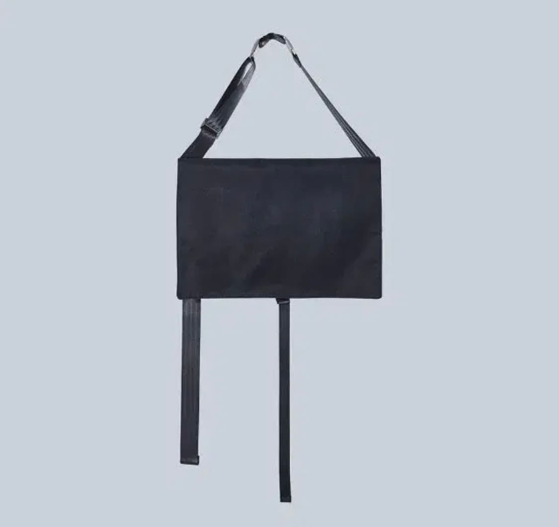 이우가마카라스 투버클 스퀘어백 상품이미지1