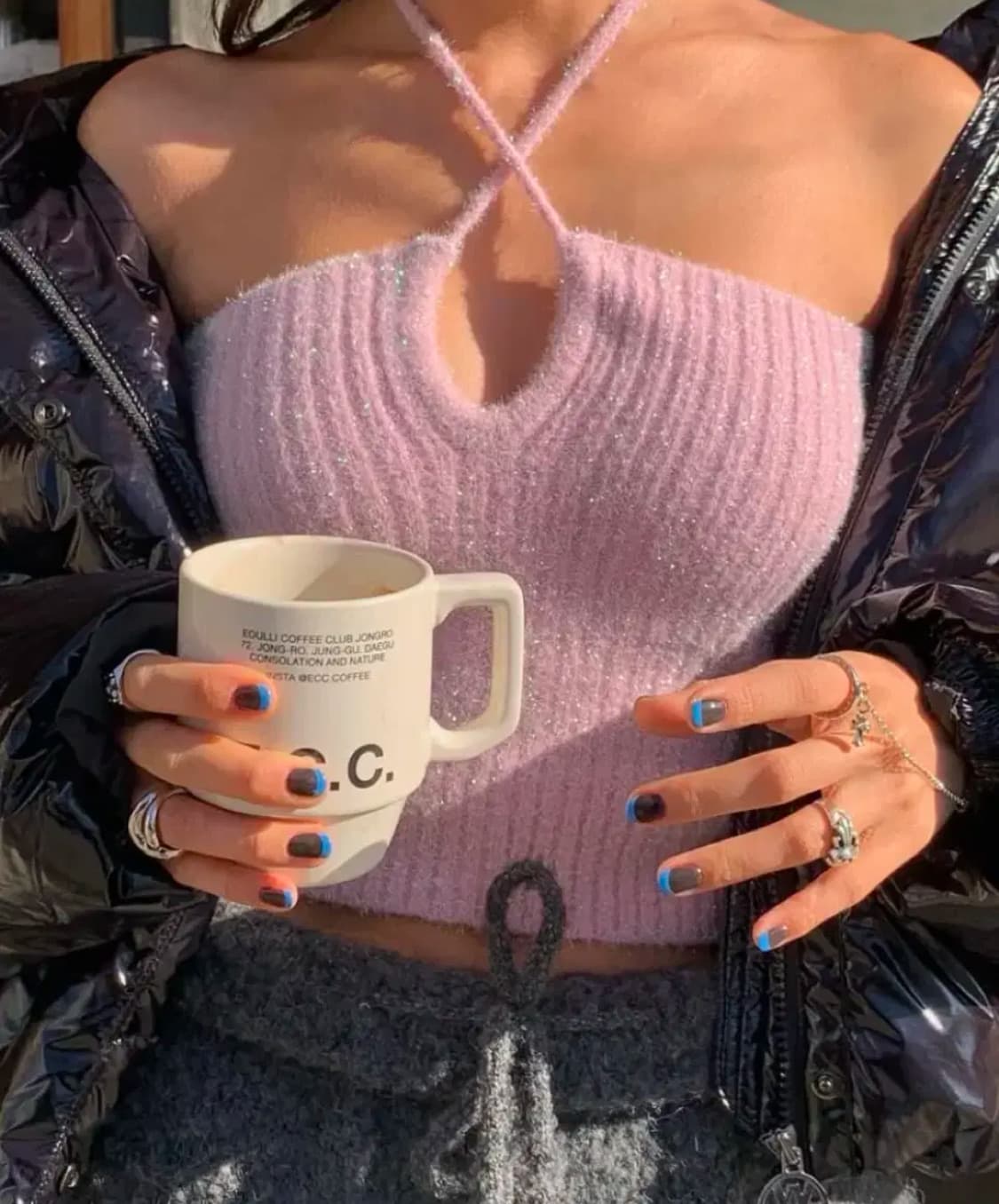 샐러드바구니 메탈릭 홀터넥 탑 설쁘 에스파 윈터 착용 상품이미지1