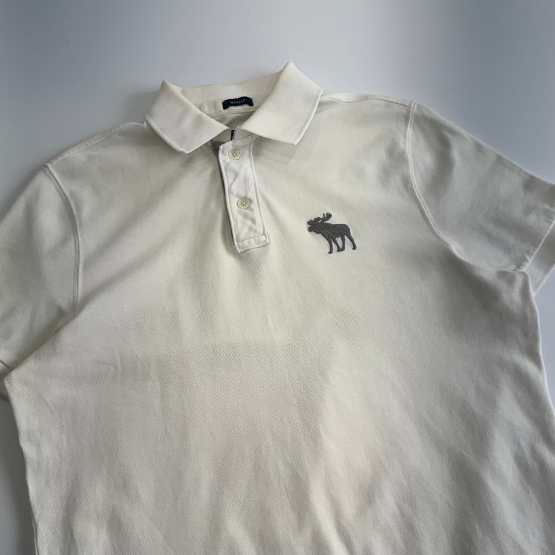 Abercrombie 아베크롬비 그레이 로고 화이트 카라 반팔 상품이미지4