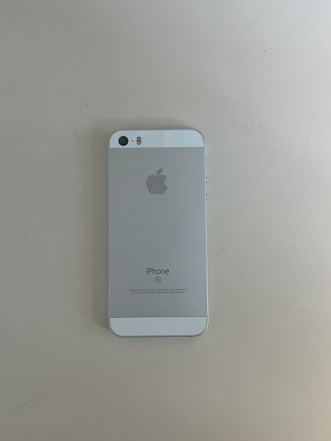 아이폰 se1 64GB 무음카메라 팔아요 상품이미지1