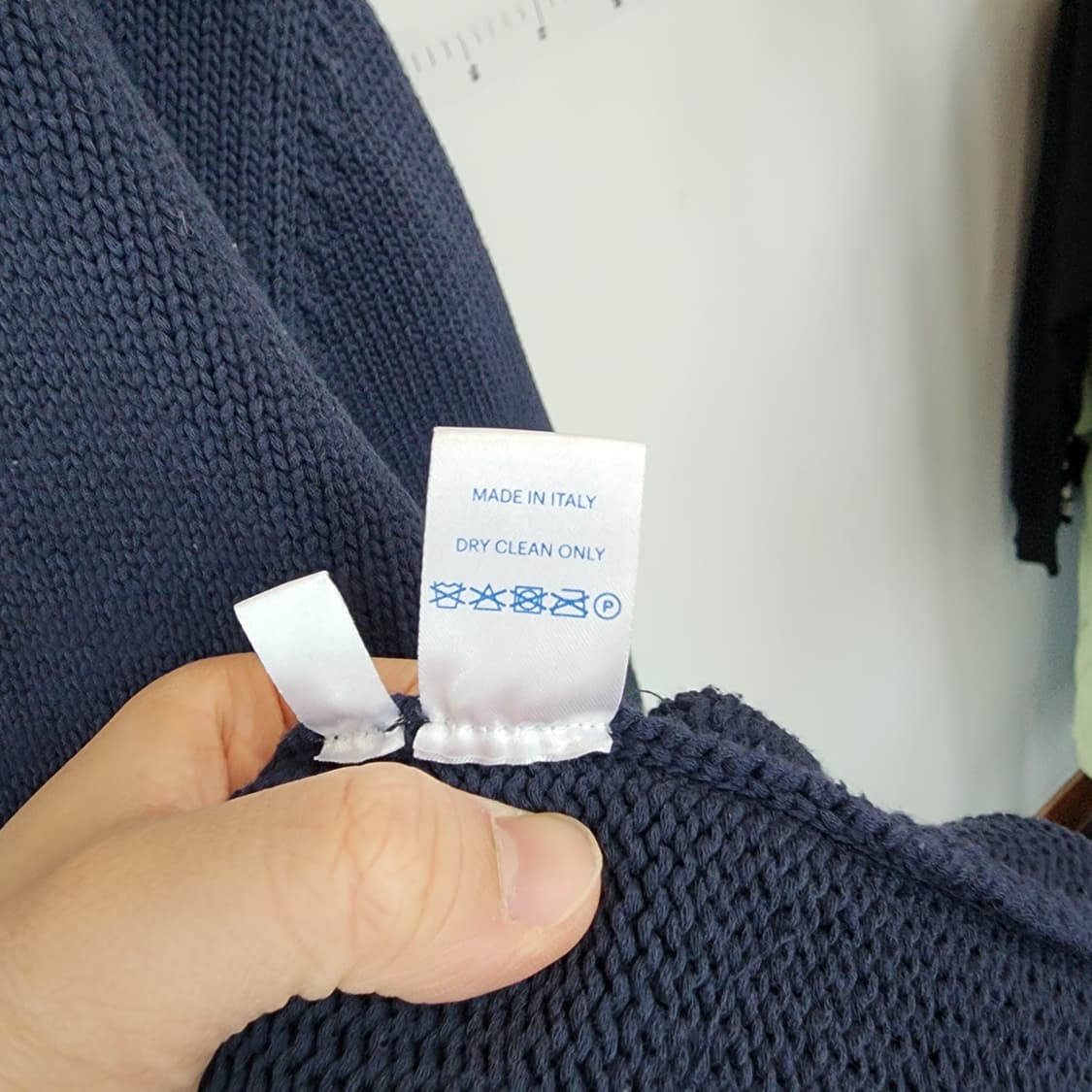 RAEY 네이비 V넥 이태리 니트 스웨터 상품이미지6