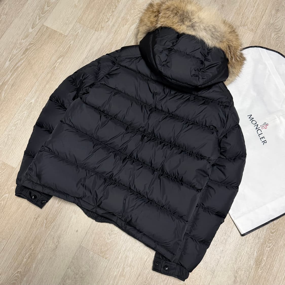 [블랙 4/새상품급] 몽클레어 마야프 패딩 블랙 풀구성 마르크 상품이미지4