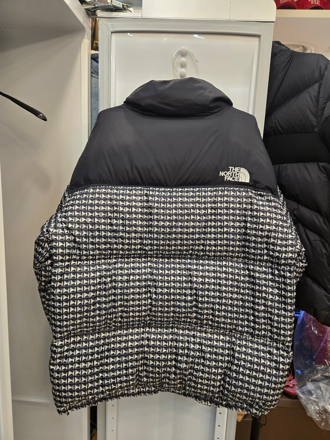 슈프림 x 노스페이스 눕시 다운 재킷 상품이미지2