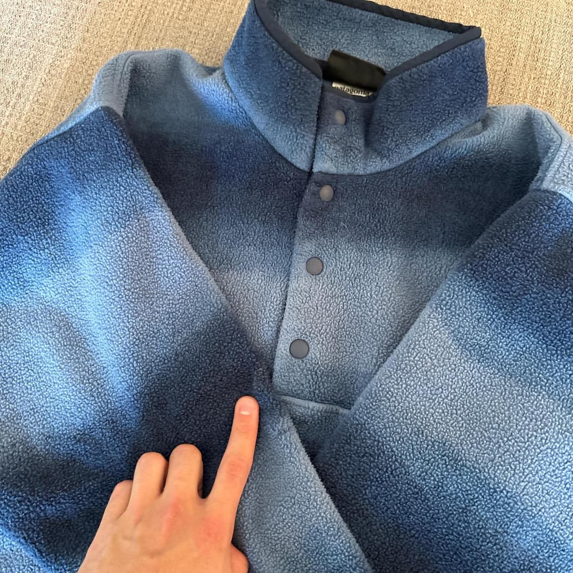 15FW 파타고니아 클래식 신칠라 스냅-티 플리스 풀오버 블루 그라데이션 상품이미지5