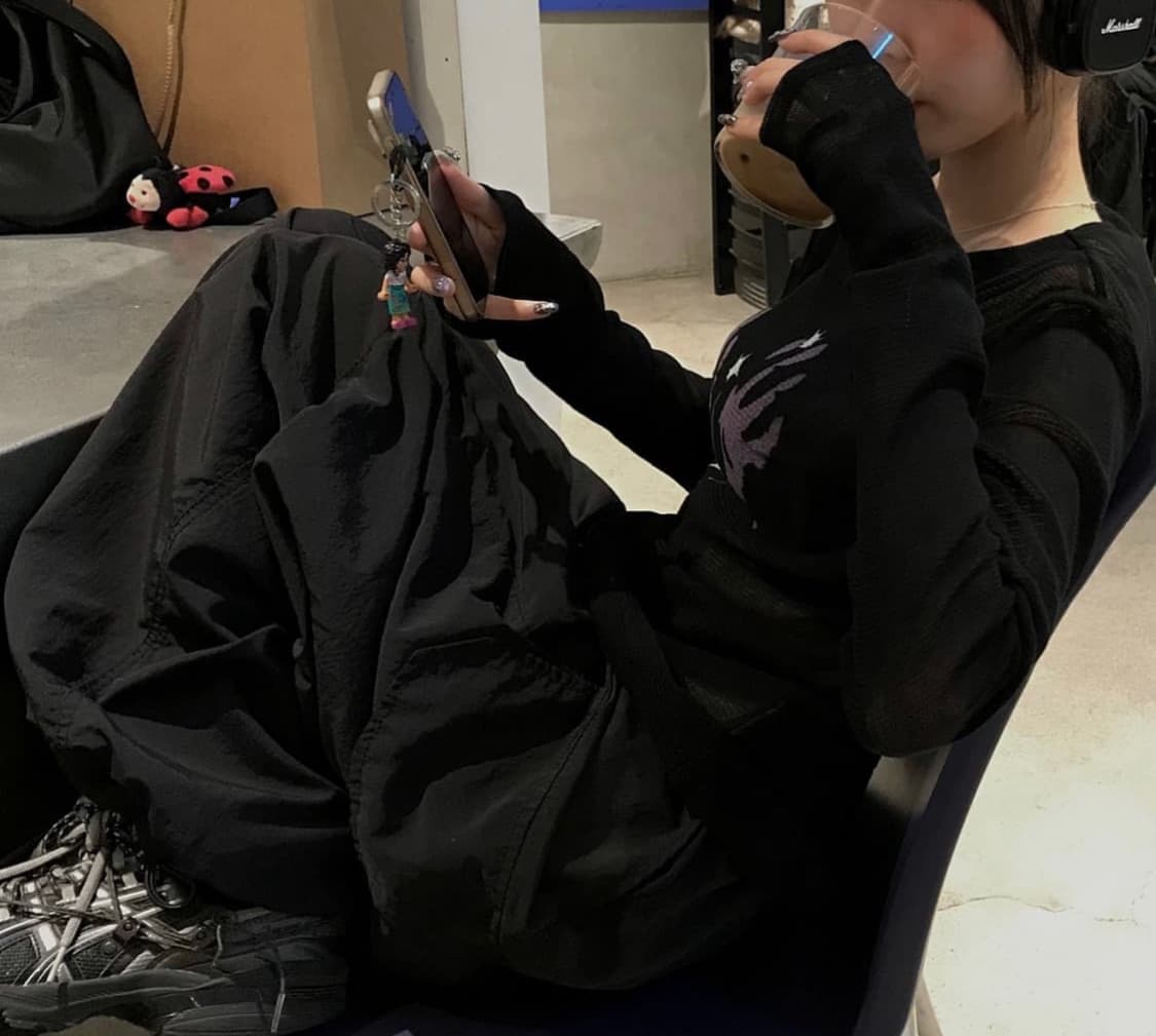 아워레가시 블랙 수퍼 슬림 롱 슬리브 티셔츠 상품이미지3