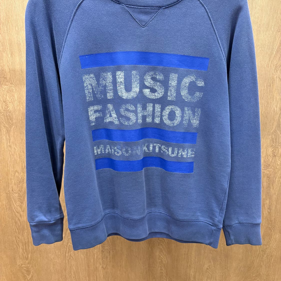 메종키츠네 코튼 긴팔 맨투맨 빅 레터링 그래픽 프린트 리브 디테일 블루 상품이미지5