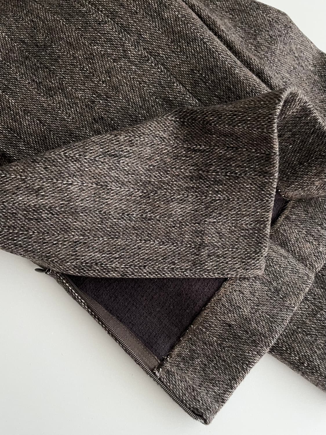 48) 마틴플랜 원턱 울 슬랙스 브라운 상품이미지6