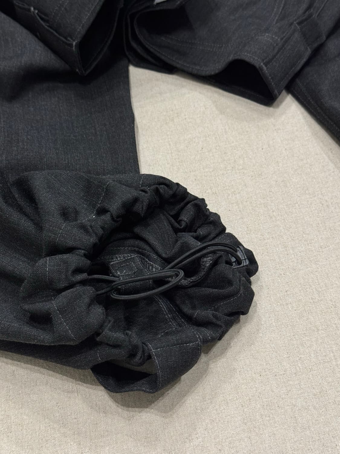 키코코스타디노브 MENO 트라우저 차콜 상품이미지6