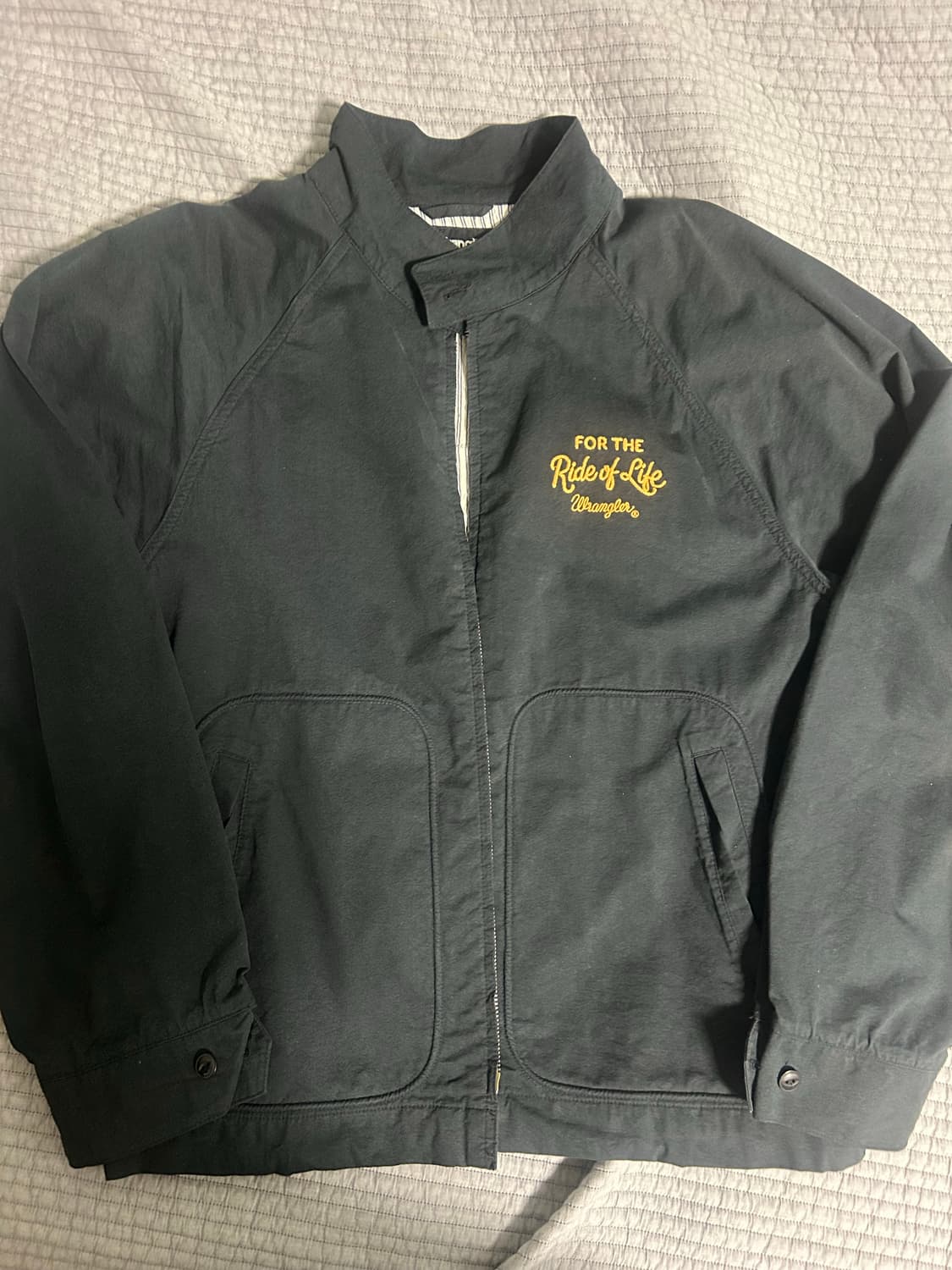 랭글러 하이넥 아트웍 점퍼 상품이미지1