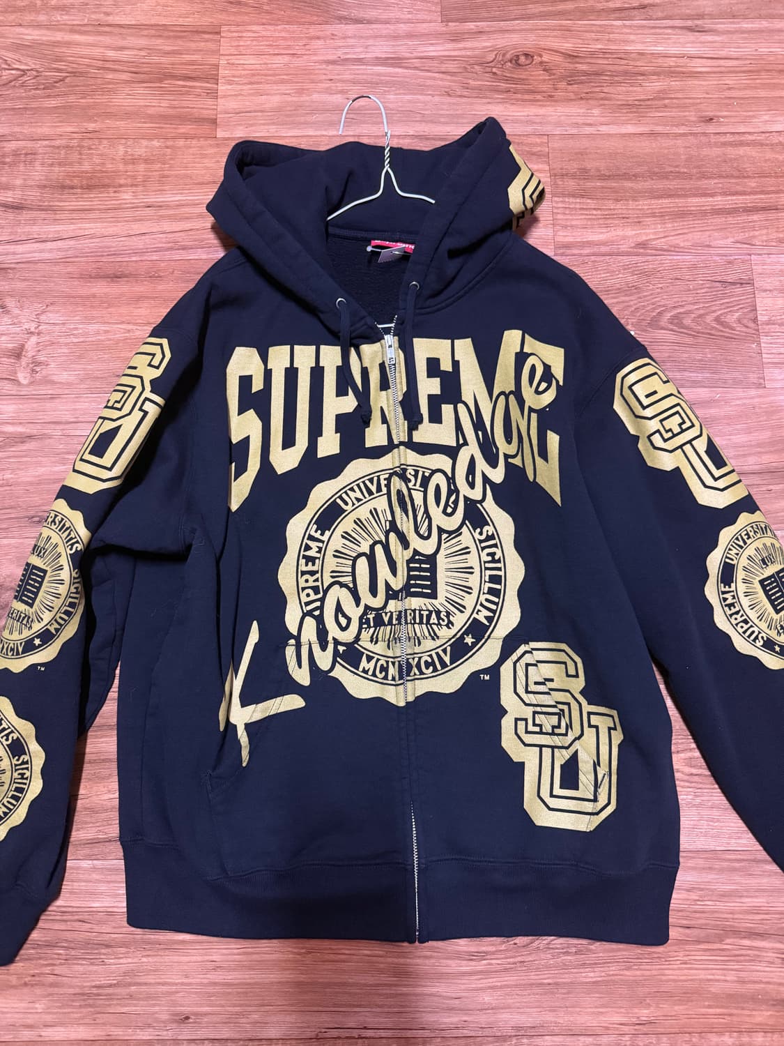 슈프림 후드집업 사이즈M (원빈 착용) 상품이미지3