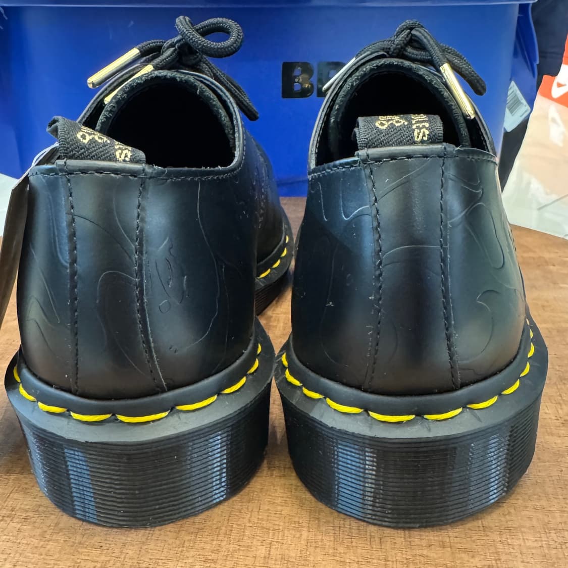 닥터마틴 x 베이프 1461 ‘블랙/골드’ 상품이미지5