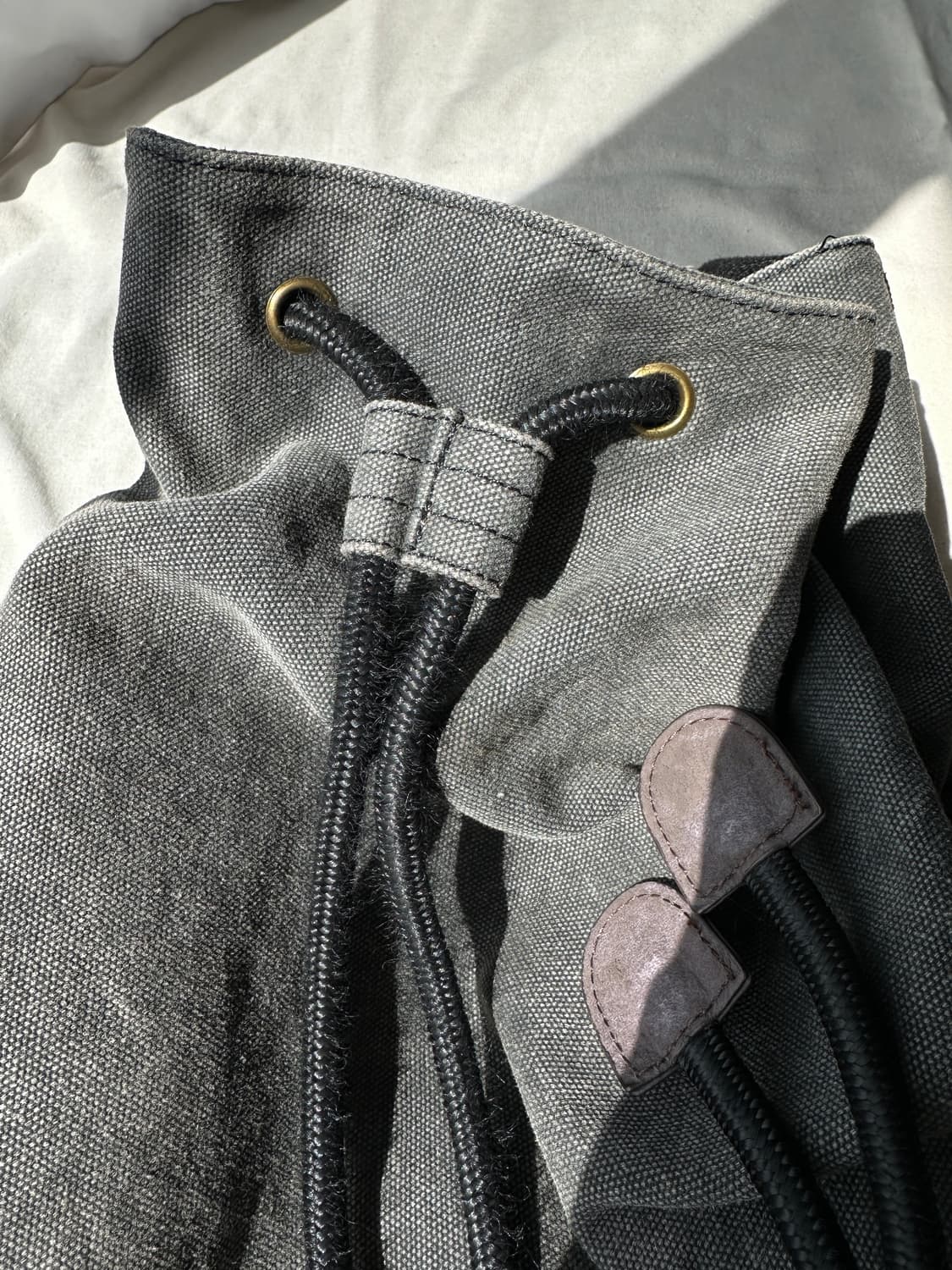 사이코 버니 Psycho Bunny 드로우스트링 캔버스 백팩 그레이 상품이미지8