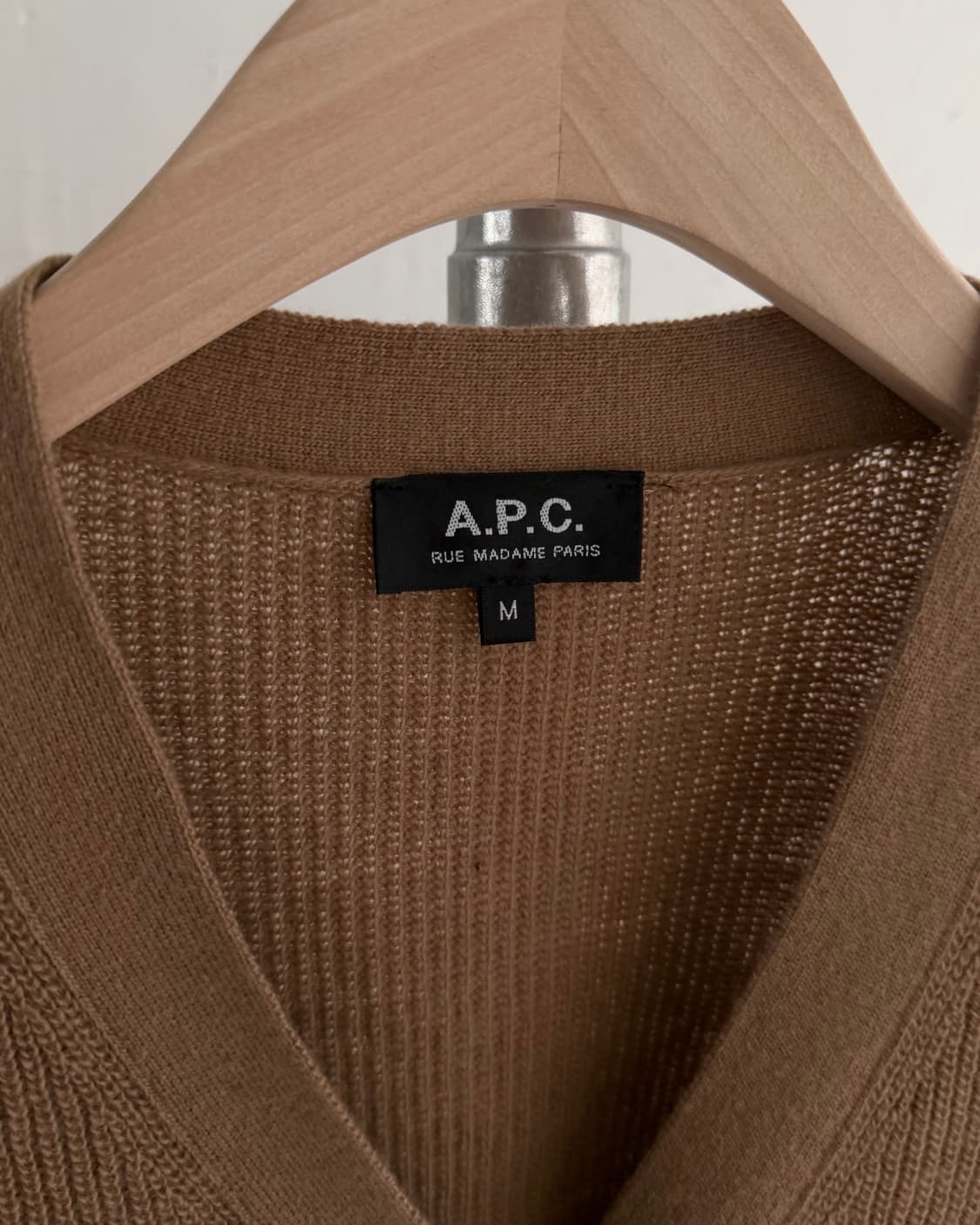 A.P.C. 아페쎄 카멜컬러 브이넥 니트 가디건 상품이미지5