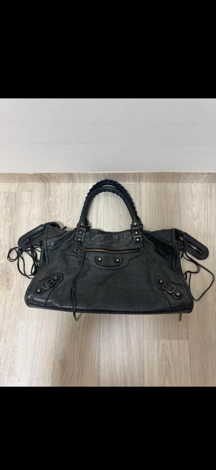 발렌시아가 클래식 모터백 미디움 상품이미지1