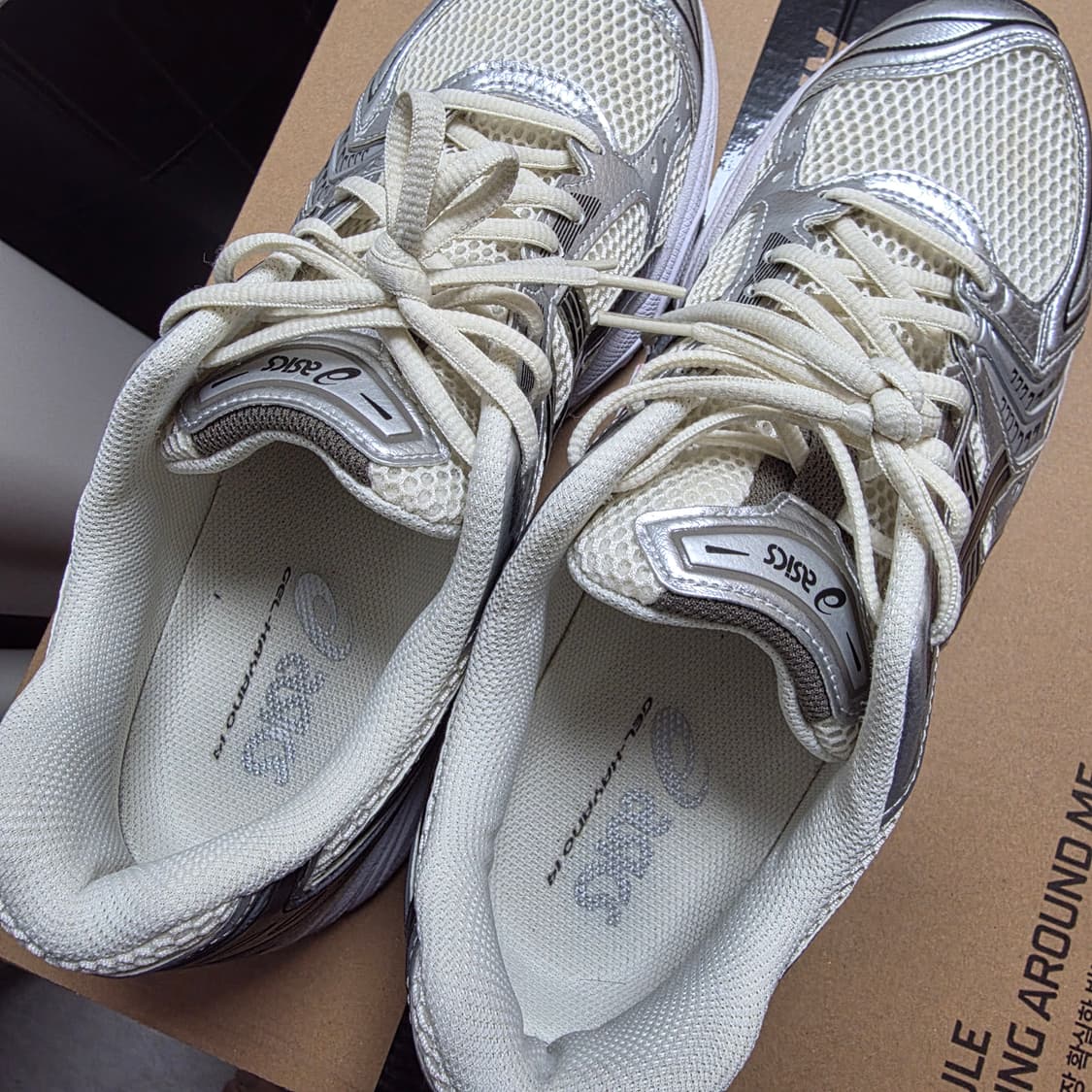 아식스 젤카야노 14 크림 블랙 285사이즈 상품이미지4