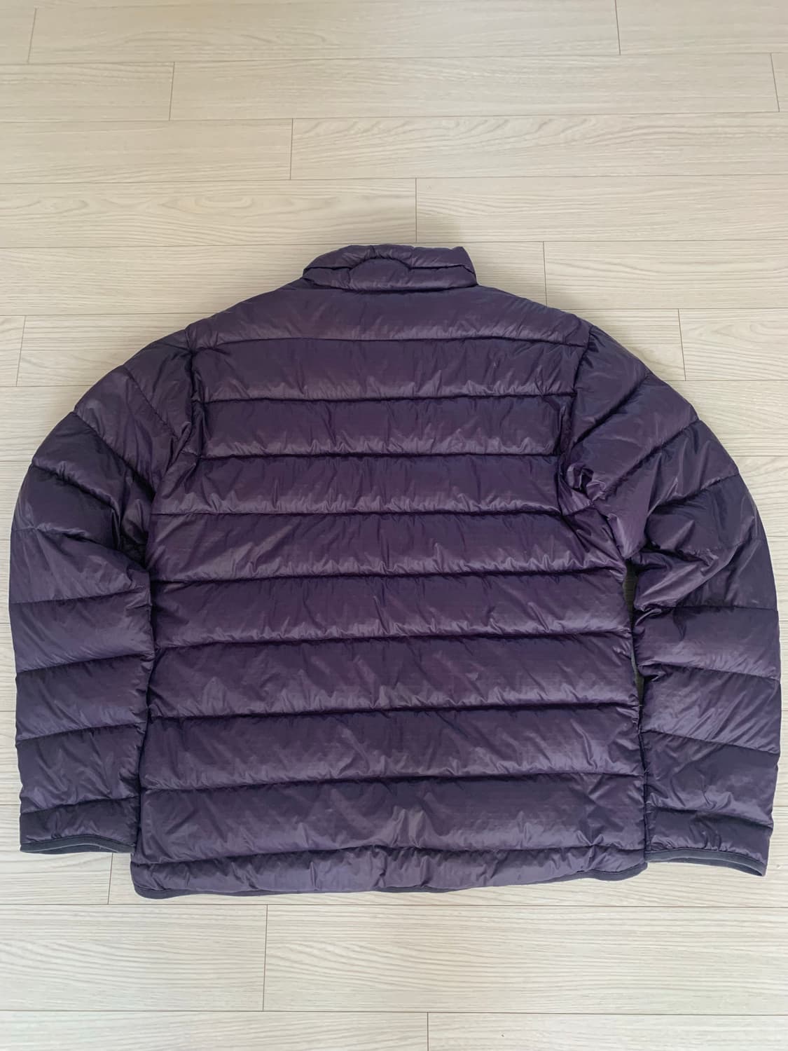 파타고니아 퍼플 경량 다운 패딩 m 상품이미지5