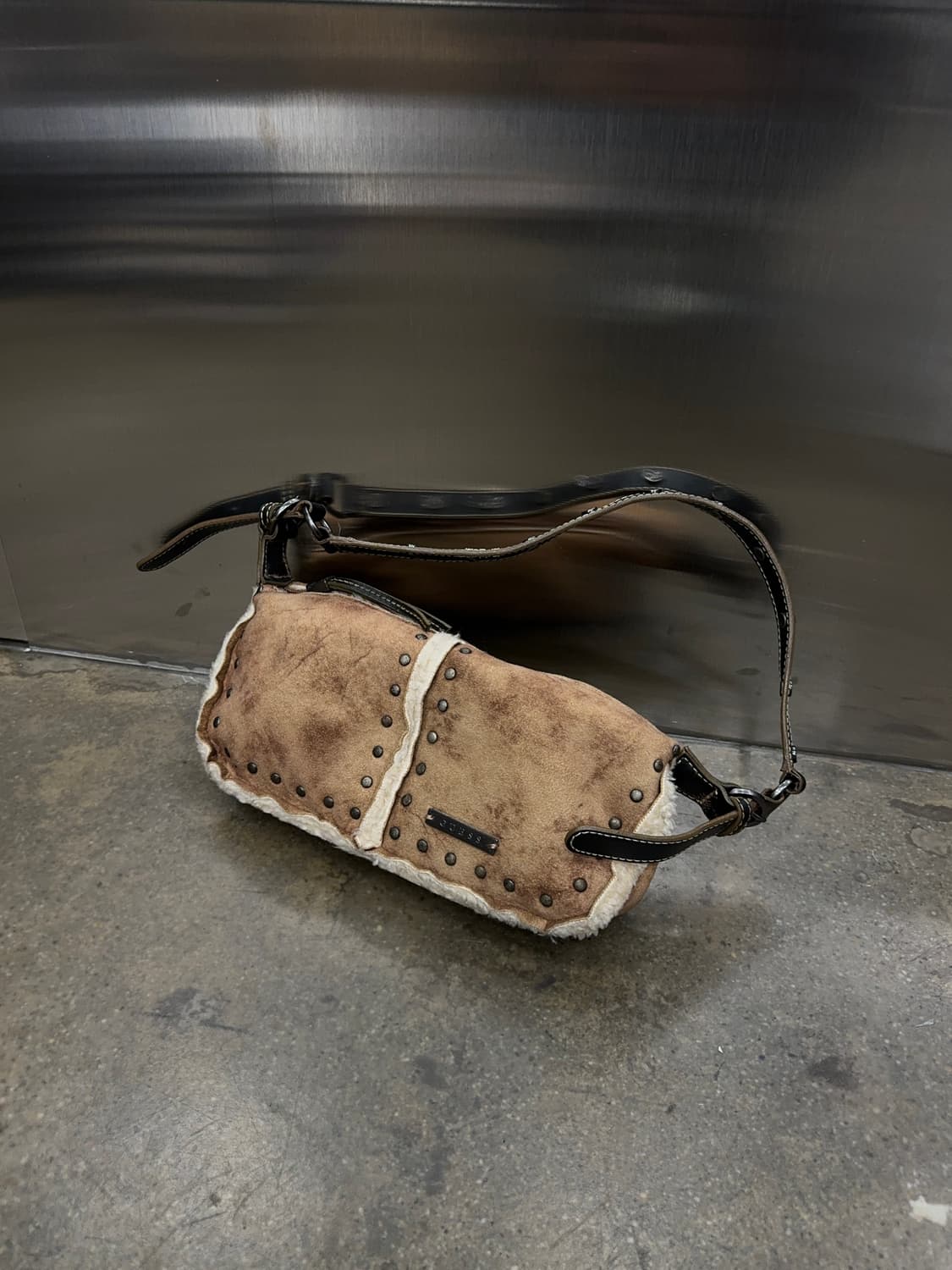 Guess rare suede shoulder bag 상품이미지1