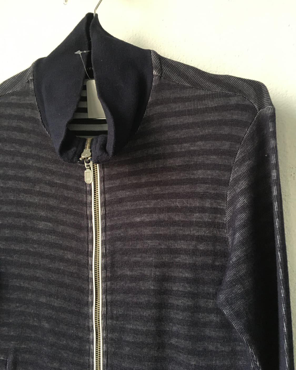 Stripe pattern high neck zip up 상품이미지4