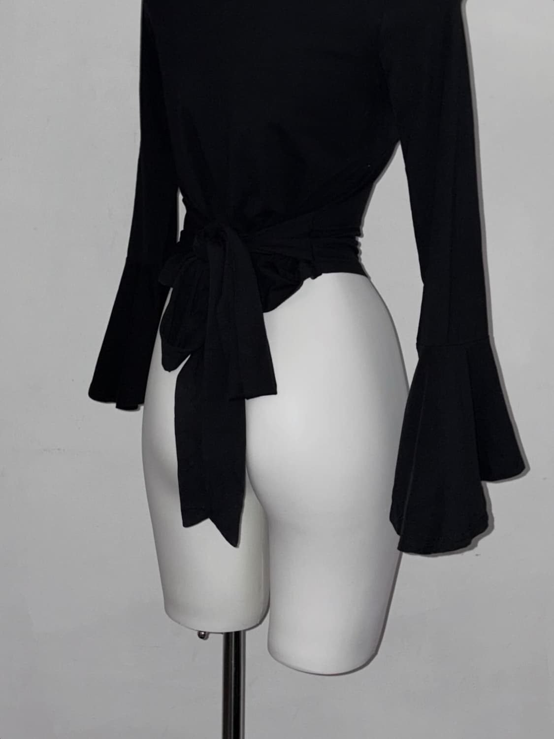 블랙 크롭 리본 탑 시크룩 연말룩 추천 고스 고스펑크 상품이미지3