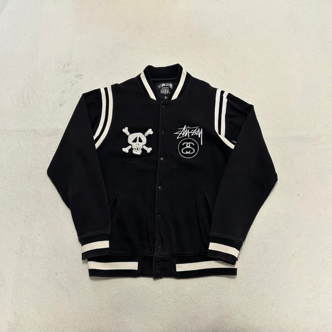 Stussy Skull Embroidery Varsity Jacket   상품이미지4