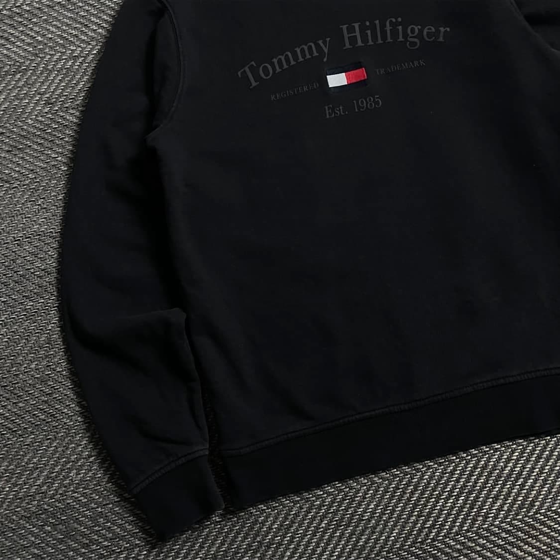 타미힐피거 센터 자수로고 맨투맨 블랙y 4991 상품이미지3