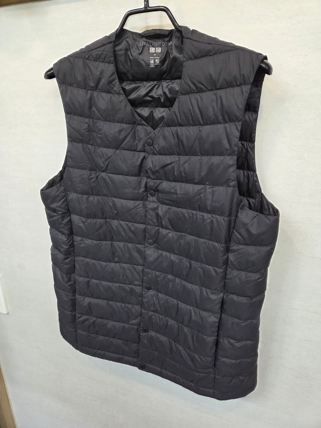 유니클로 울트라라이트다운 경량패딩 조끼 m 상품이미지4