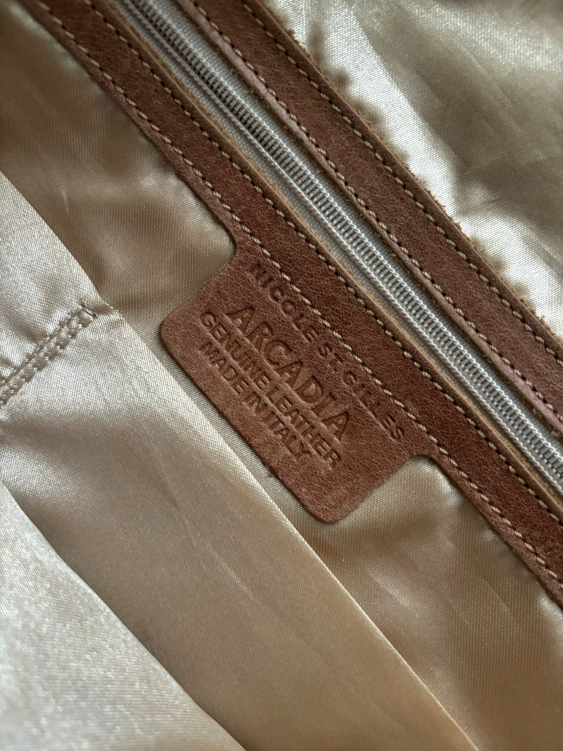 Nicole st gilles 가죽 숄더백 상품이미지4