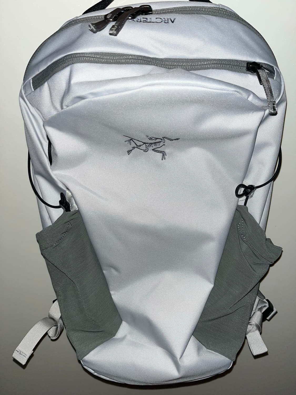 아크테릭스 맨티스 16 백팩 솔리튜브 보이드 상품이미지1