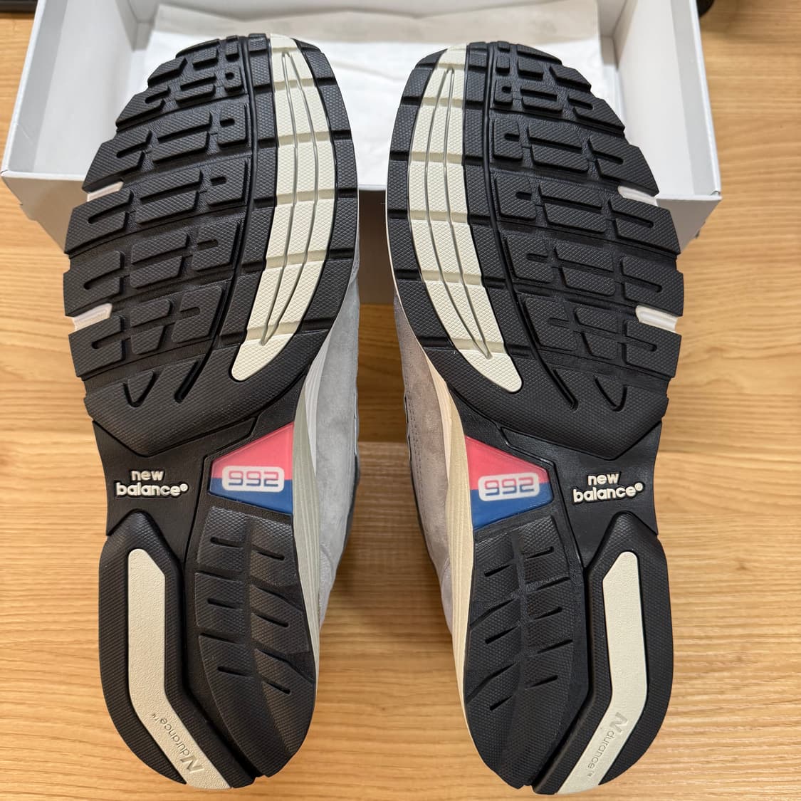 (270)뉴발란스 992 그레이 상품이미지4