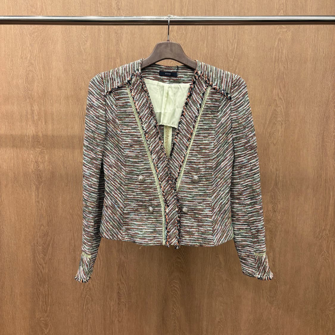 시스템 크롭 트위드 자켓 실버 버튼 배색 라이닝 디테일 레드 상품이미지2