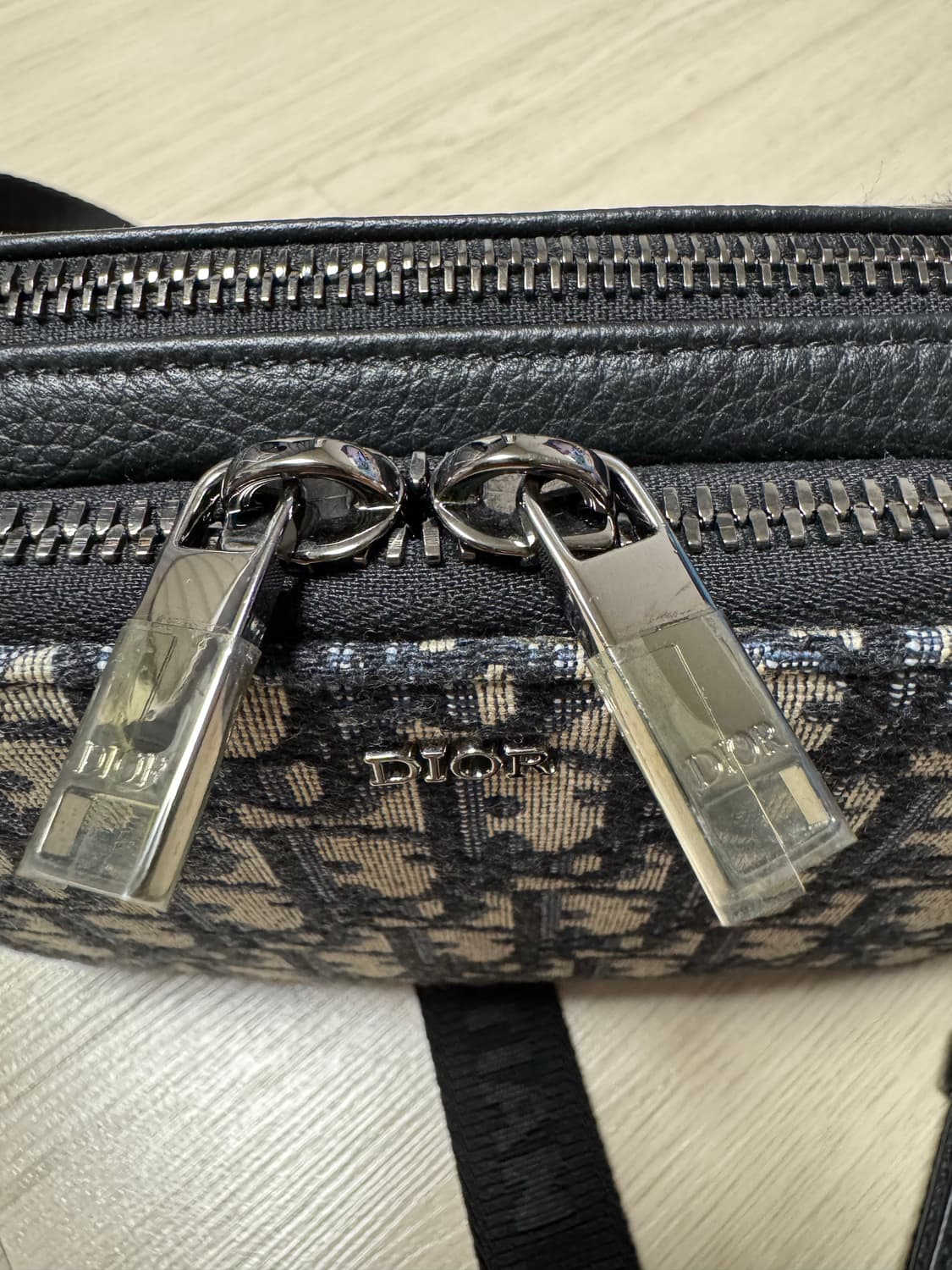 (새상품) 디올 미니 크로스백 (남여공용) 상품이미지3
