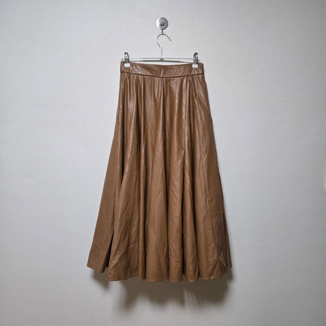 랑방컬렉션 2021 에코레더 스커트  상품이미지3