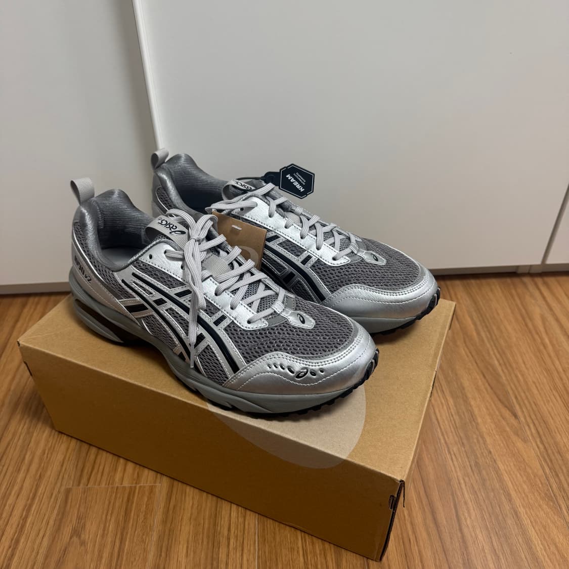 아식스 x 프레자 위워 젤 1090 V2 상품이미지3