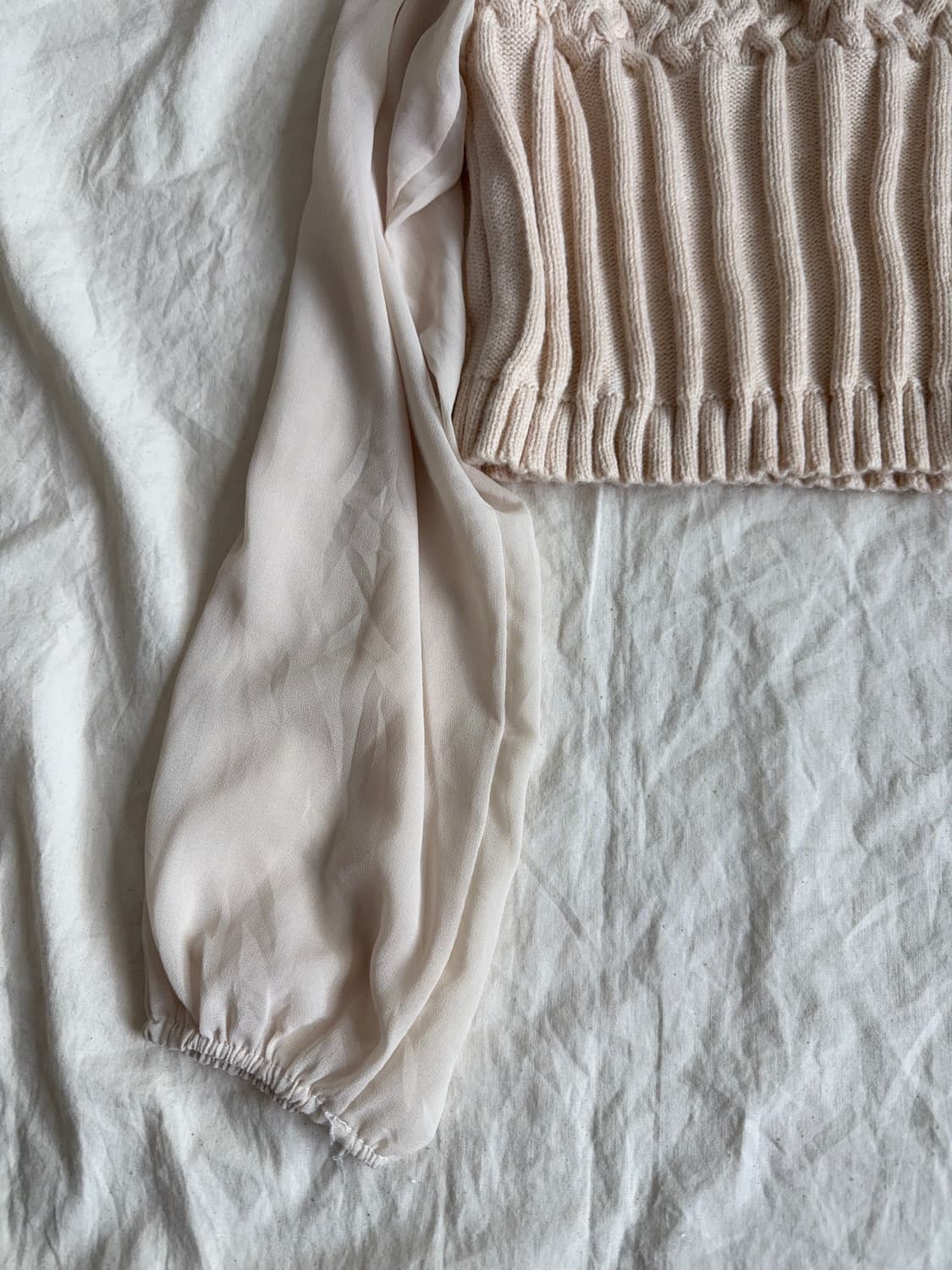 라이트살구베이지 딱붙 쉬폰 포인트 크롭 니트 상품이미지6