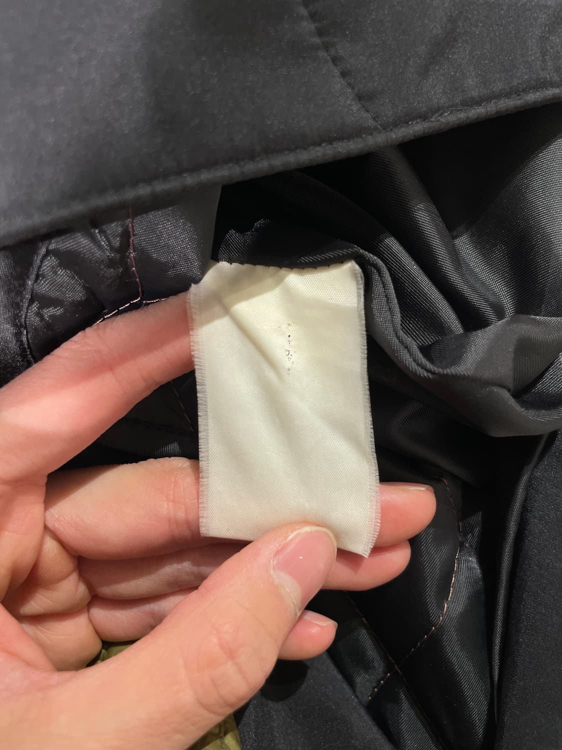 발렌시아가 블랙 퍼 카라 히든 버튼 폴리에스터 자켓 상품이미지8