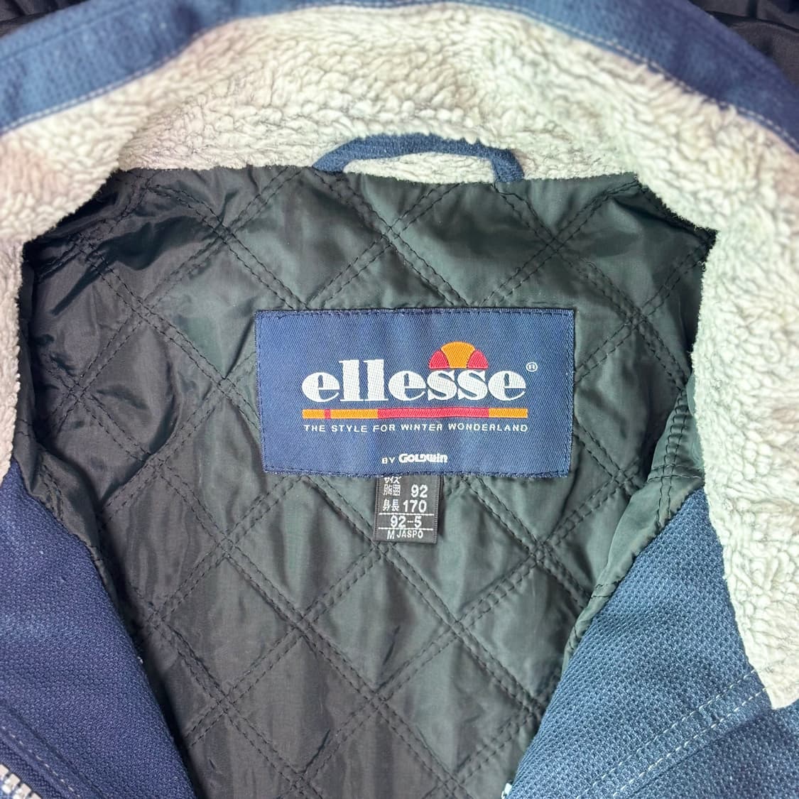 엘레쎄(ellesse) 골드윈제 올드스쿨 테크니컬 후드 퀼팅 자켓 상품이미지4