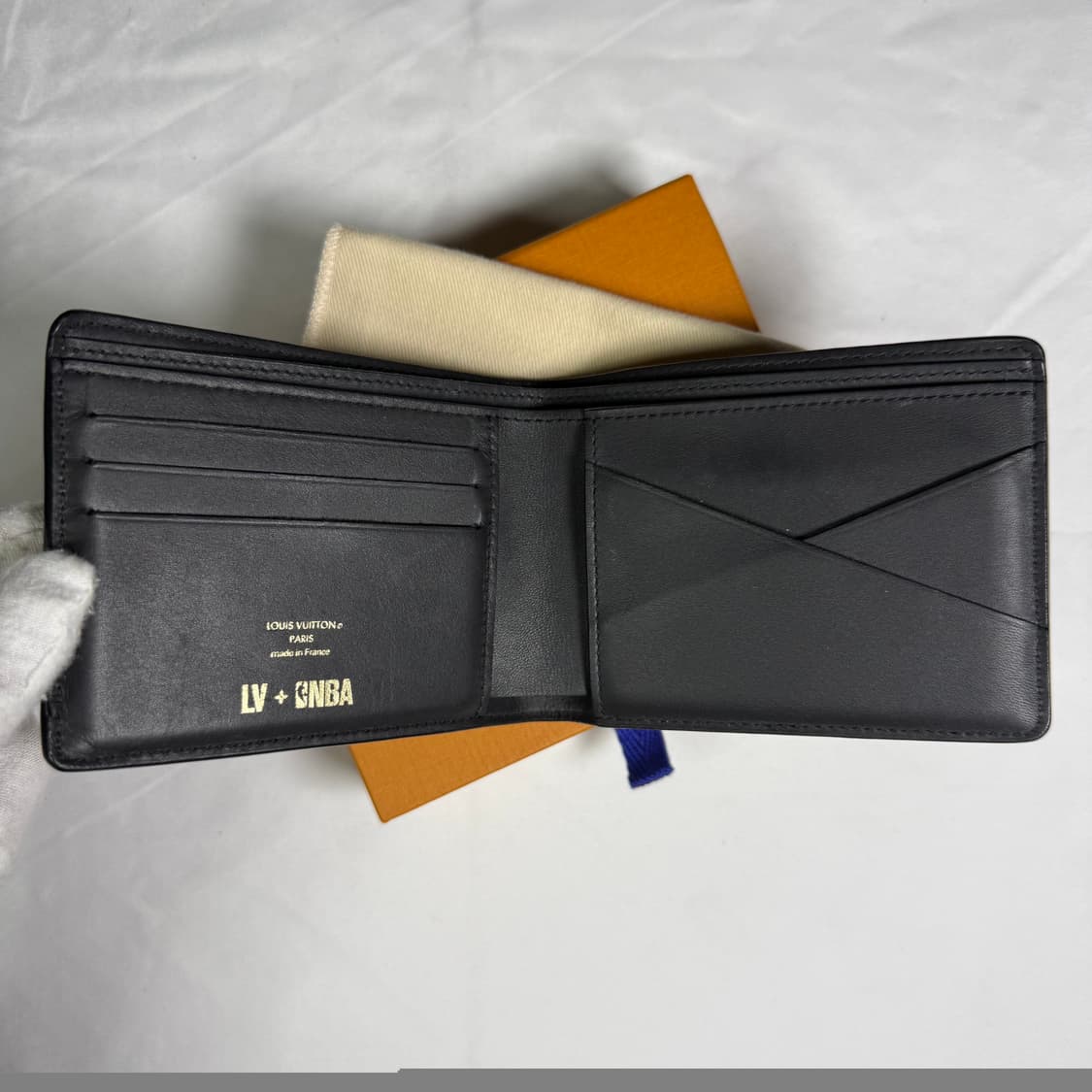 [더스트 구성,한정판] 루이비통 x NBA 모노그램 멀티플 월렛 반지갑 상품이미지6