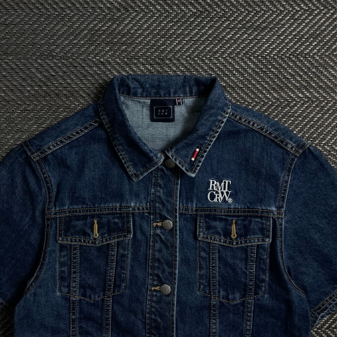 로맨틱 크라운 자수로고 워싱 데님 크롭 반팔 트러커 자켓 y 4672 상품이미지5