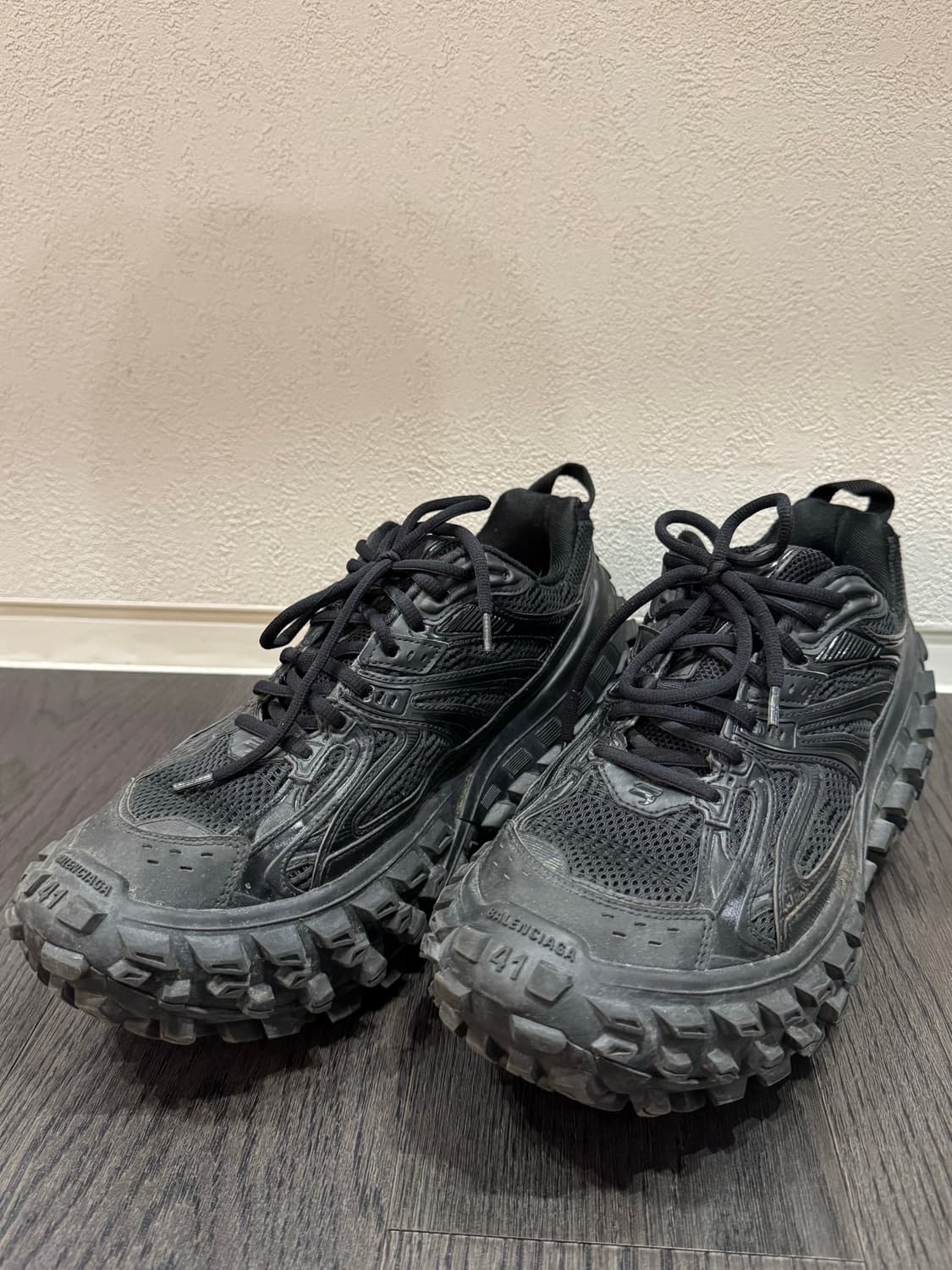 발렌시아가 디펜더 41 상품이미지2