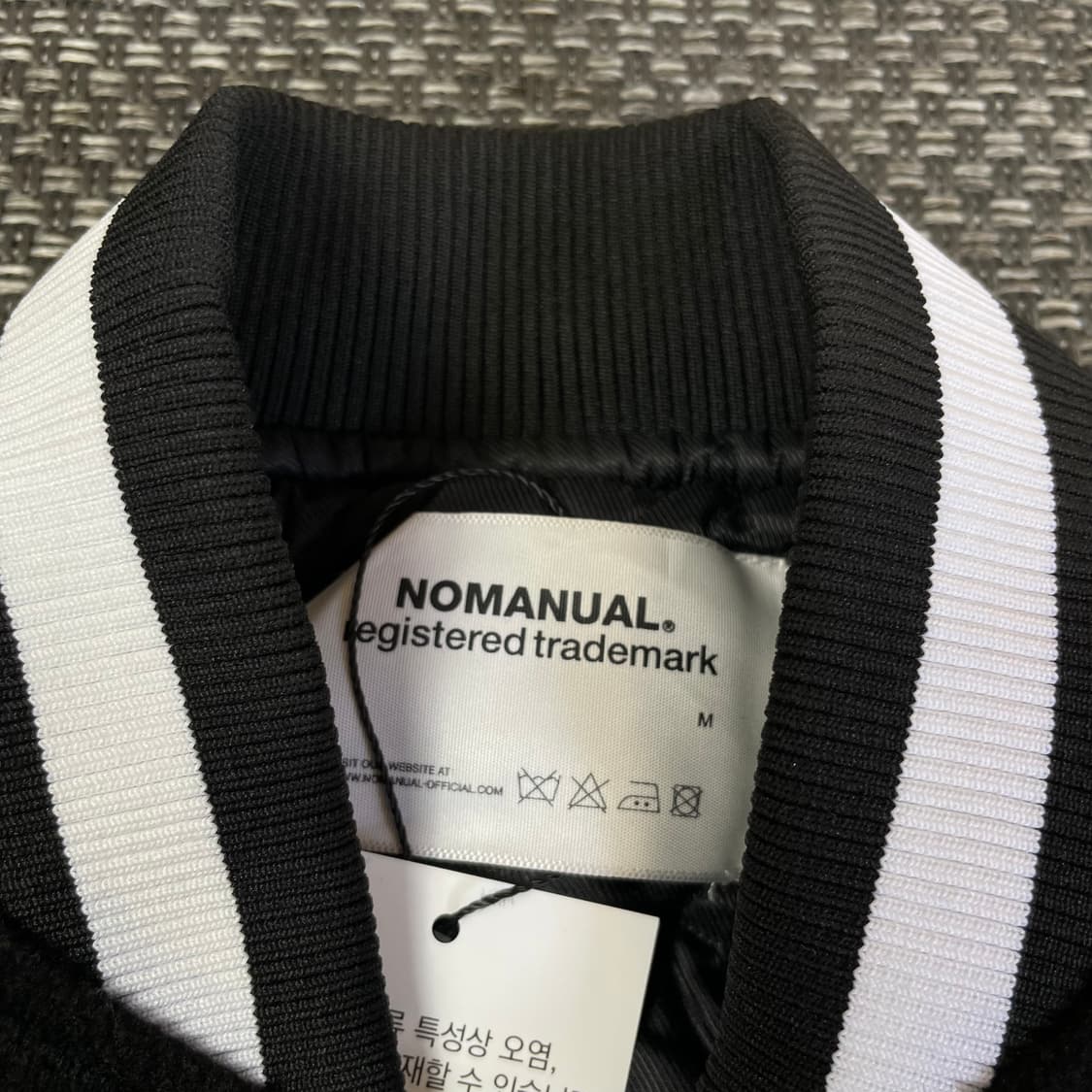 노매뉴얼 블랙 로고 패치 울 바시티 자켓 M 상품이미지4