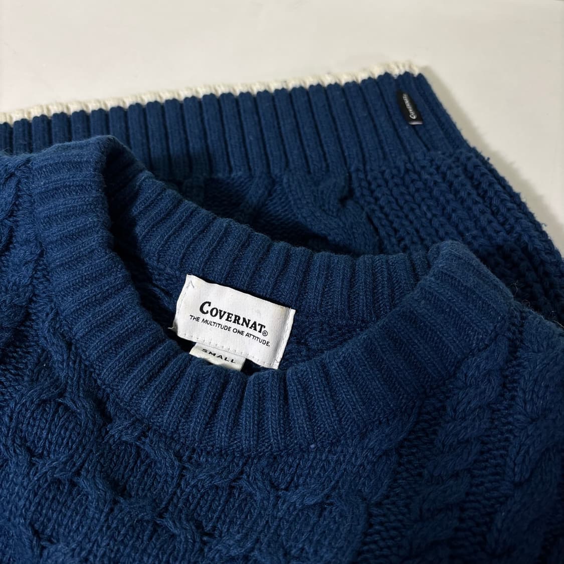 S 95 커버낫 네이비 소매배색 꽈배기니트 상품이미지4