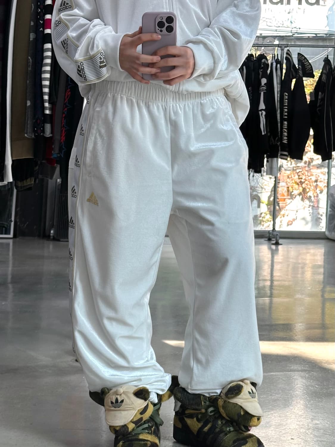 아디다스 크림벨루어 초코바닐라 트랙져지팬츠 셋업 상품이미지3