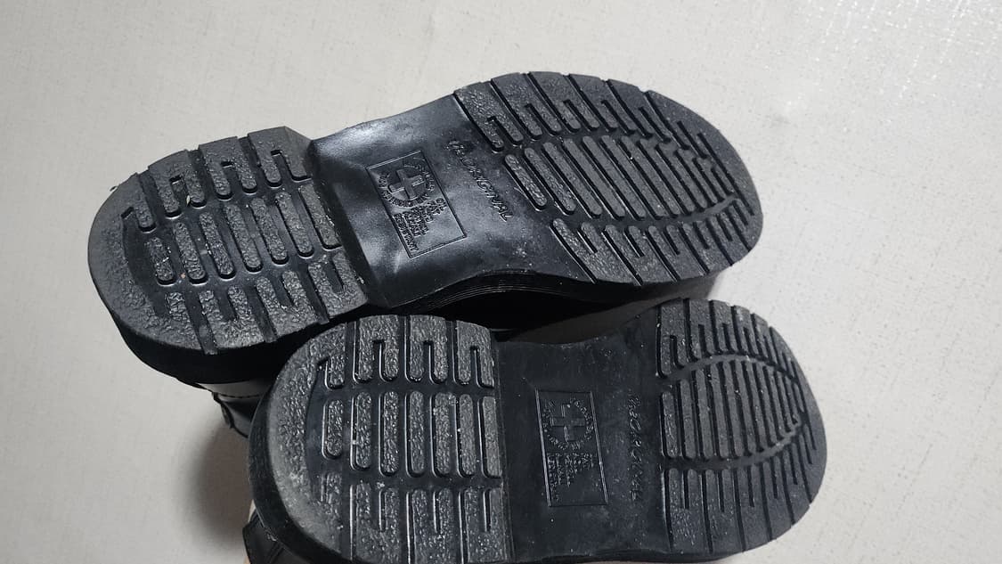 닥터마틴 1460 모노블랙 260 사이즈 상품이미지7