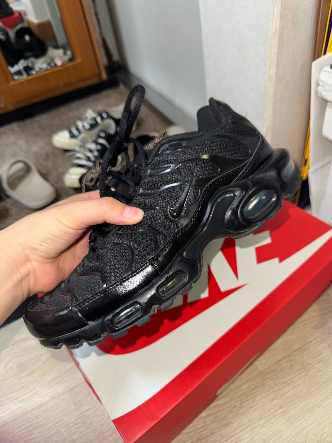 나이키 에어팩스 플러스 트리플 블랙 265 상품이미지2