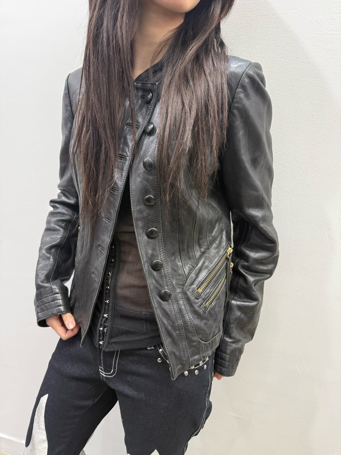 멀티버튼 크롭 리얼레더 자켓 상품이미지1