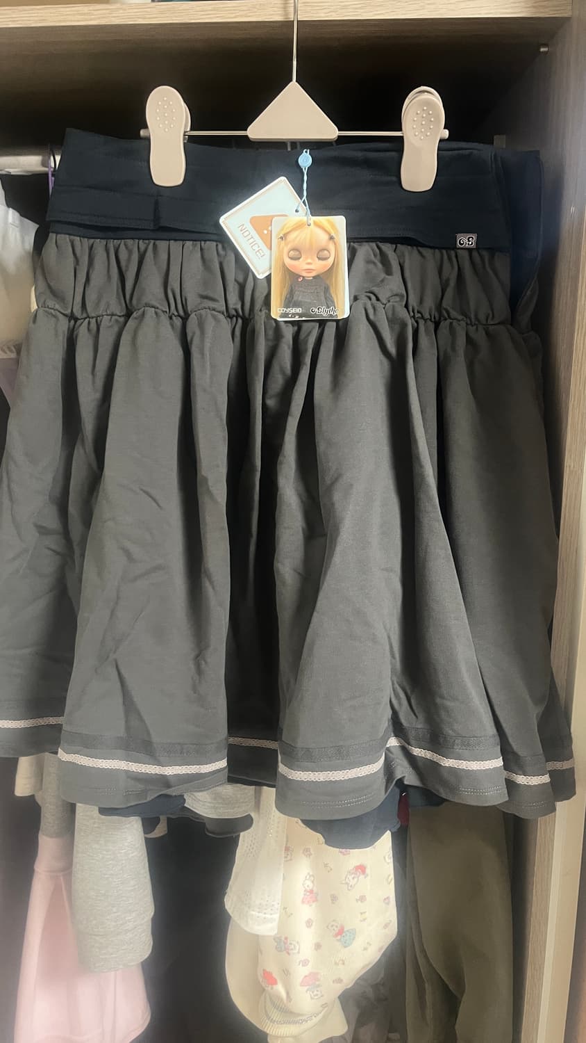 (새상품) coyseio blythe folding skirt 차콜 상품이미지3