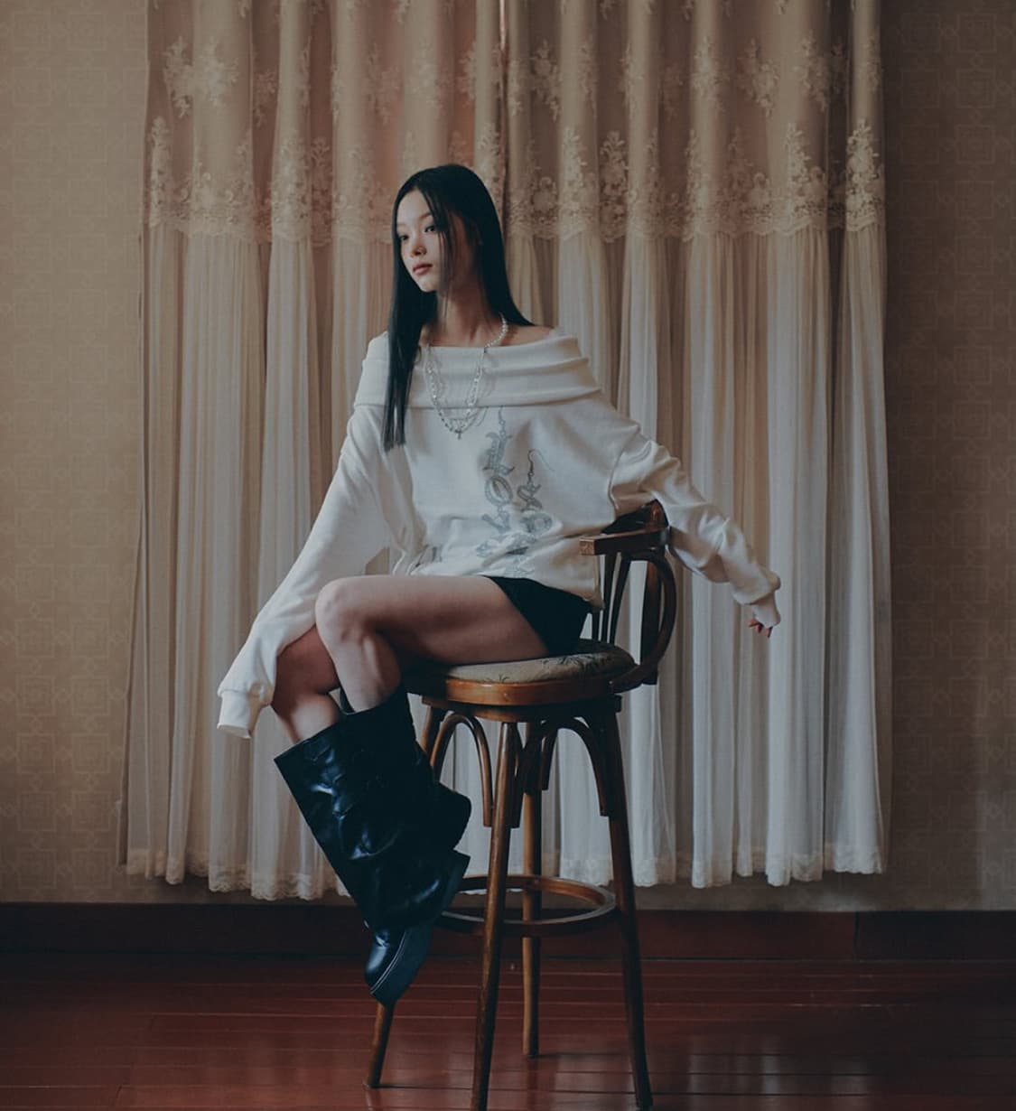 spell off-shoulder sweatshirt 상품이미지2