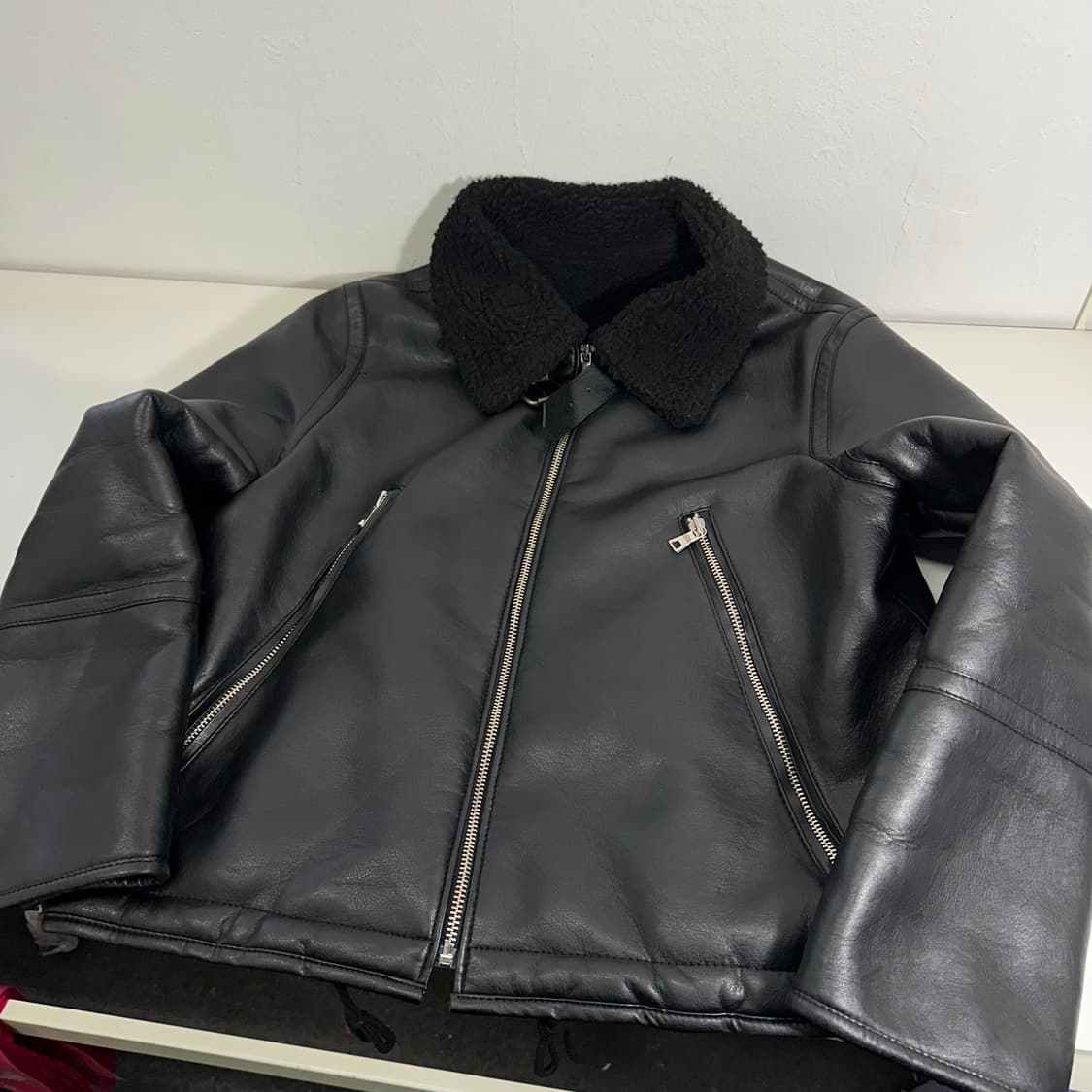 우먼OS 웰던X메종미네드 블랙 오버핏 무스탕자켓 상품이미지1