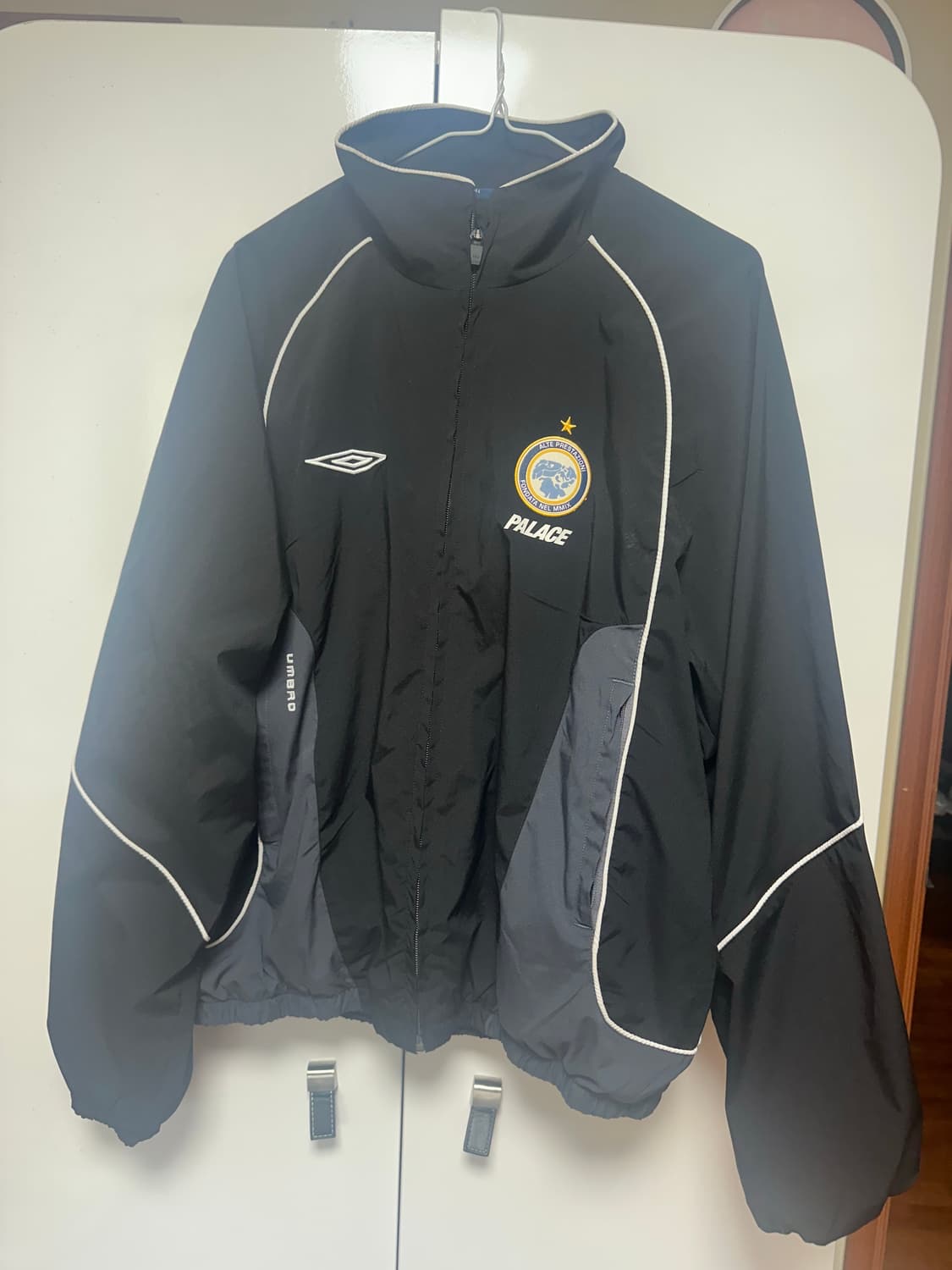 팔라스 엄브로 바람막이 팝니다 상품이미지1